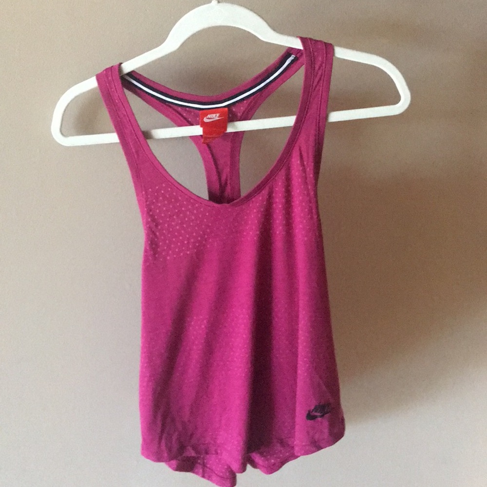 Like new Nike workout top!